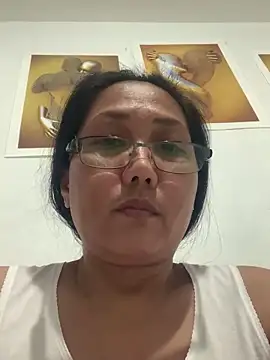 nhayasquirt online show from April 24, 2026, 8:28 am