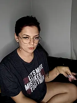 LadyNora online show from April 3, 2026, 8:07 pm