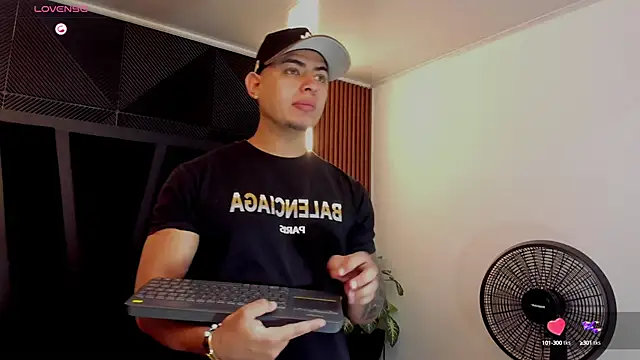 marco garciia  online show from September 23, 2025, 11:19 pm