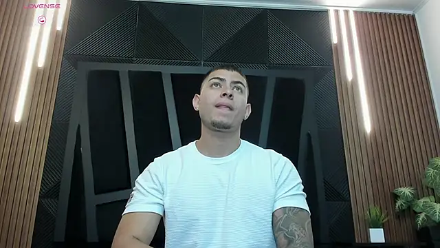 marco garciia  online show from September 24, 2025, 11:19 pm