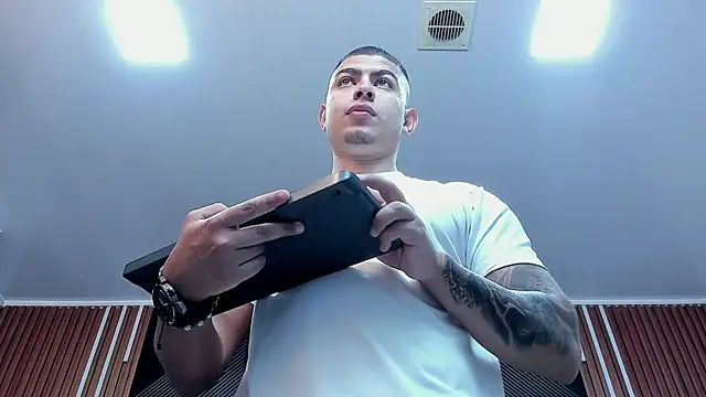 marco garciia  online show from September 27, 2025, 11:10 pm