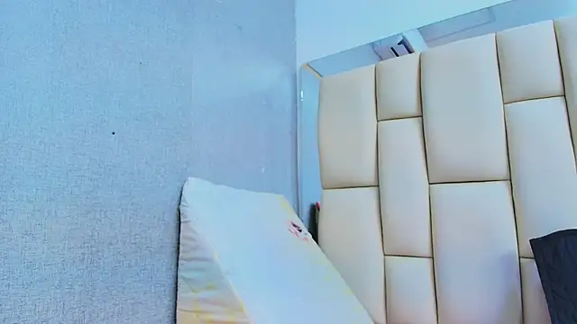 sweet amye online show from September 11, 2025, 7:03 pm