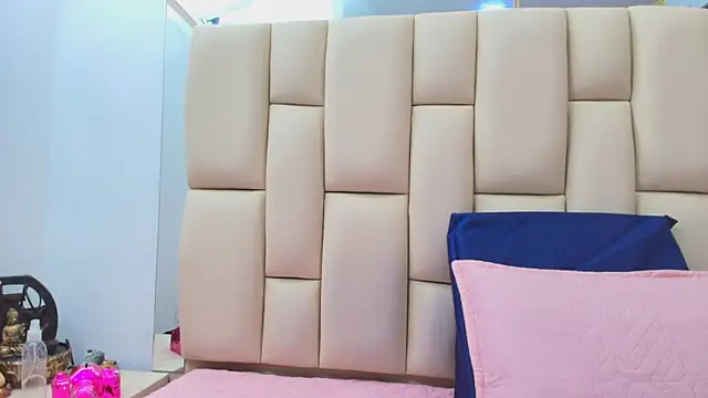 sweet amye online show from December 15, 2025, 7:07 pm