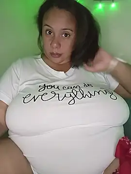 Snapshot of luzdanna chatting on July 8, 2026, 9:19 pm luzdanna online show from July 8, 2026, 9:19 pm