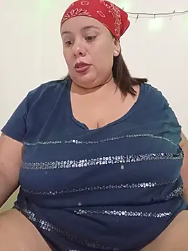 Snapshot of luzdanna chatting on July 25, 2026, 7:44 pm luzdanna online show from July 25, 2026, 7:44 pm