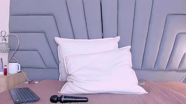 Maia 520 online show from April 21, 2026, 1:42 am