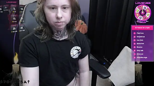 Snapshot of Spookbats chatting on November 21, 2025, 12:43 am Spookbats online show from November 21, 2025, 12:43 am