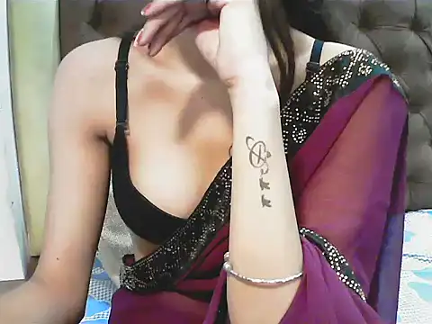 elize   online show from September 23, 2025, 2:14 am