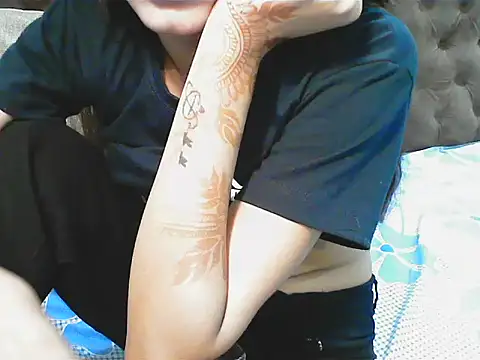 elize   online show from September 23, 2025, 2:20 pm