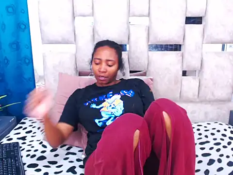 AmbarSmit online show from September 10, 2025, 4:01 am