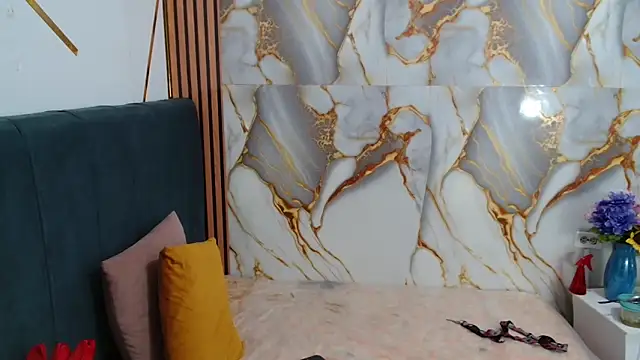 AmbarSmit online show from April 15, 2026, 10:55 am