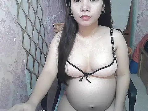 Snapshot of Mypussy4u_29 chatting on October 19, 2025, 5:52 am Mypussy4u 29 online show from October 19, 2025, 5:52 am