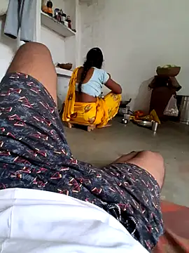 RAYI Queen 3 online show from October 28, 2025, 3:10 am