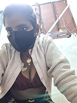 RAYI Queen 3 online show from December 14, 2025, 4:01 pm