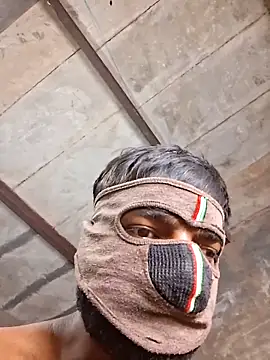 RAYI Queen 3 online show from April 3, 2026, 9:02 pm