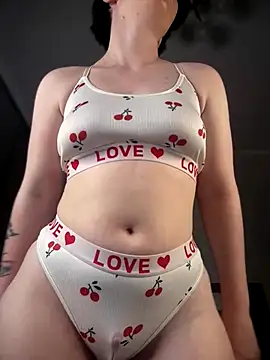 RinaShy online show from October 5, 2025, 5:17 am