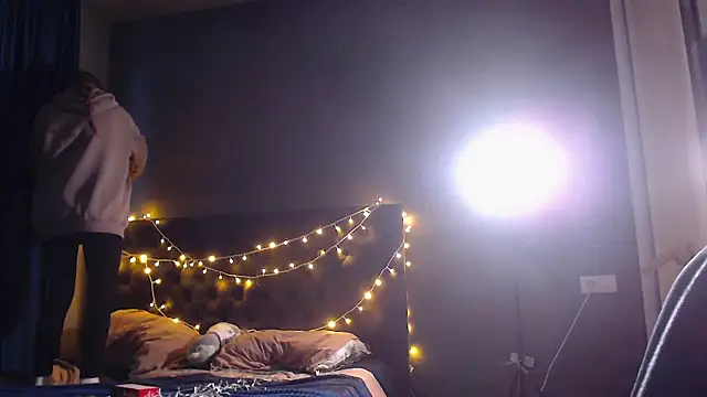 tokyomeow online show from November 26, 2025, 4:24 am