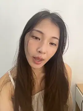 SkylerMoon online show from April 13, 2026, 1:55 am