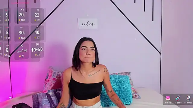 MiahCornell  online show from December 18, 2025, 4:46 pm