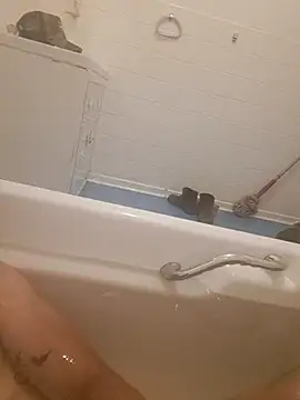 bevvvvv online show from February 13, 2026, 10:50 pm