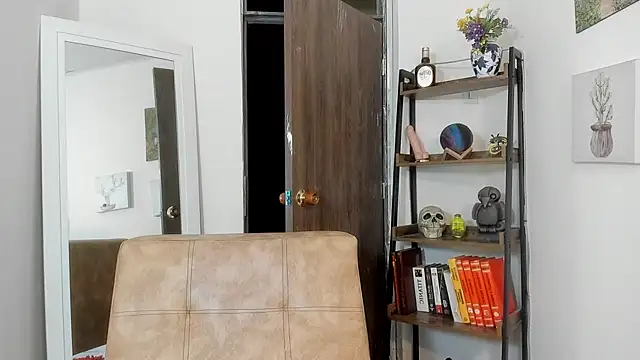 Gia fantasy  online show from October 3, 2025, 9:56 pm