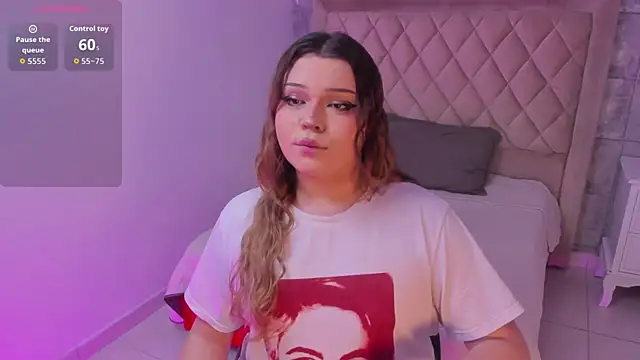 Snapshot of Maxxxine1 chatting on September 18, 2025, 5:20 am Maxxxine1 online show from September 18, 2025, 5:20 am