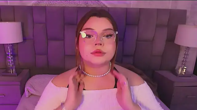 Snapshot of Maxxxine1 chatting on November 11, 2025, 7:30 am Maxxxine1 online show from November 11, 2025, 7:30 am