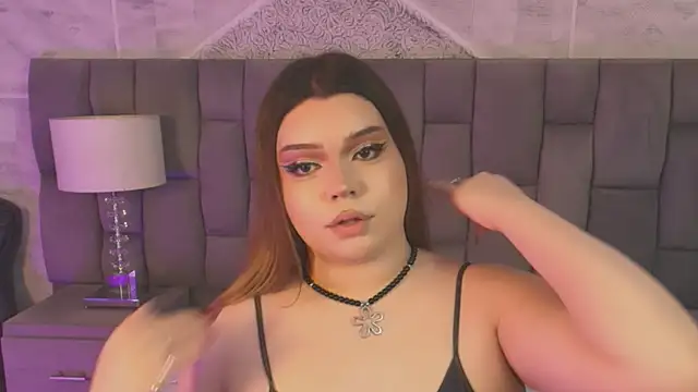 Snapshot of Maxxxine1 chatting on November 25, 2025, 6:24 am Maxxxine1 online show from November 25, 2025, 6:24 am