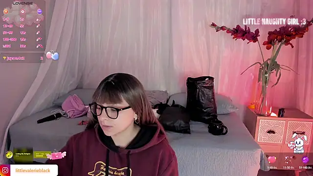 Aurora blaack online show from October 17, 2025, 4:37 am