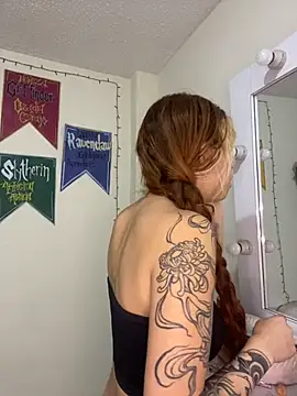 Sallem Pink online show from September 19, 2025, 11:44 am