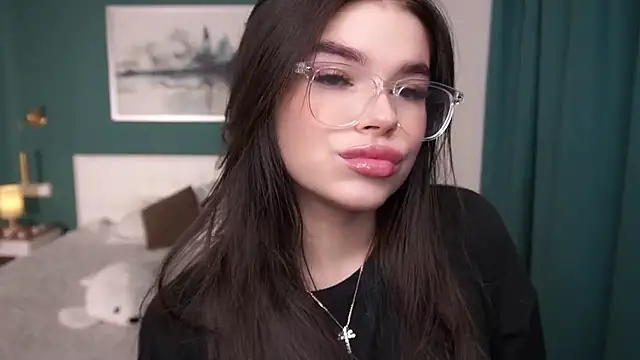 HollisHearl online show from September 21, 2025, 7:10 am