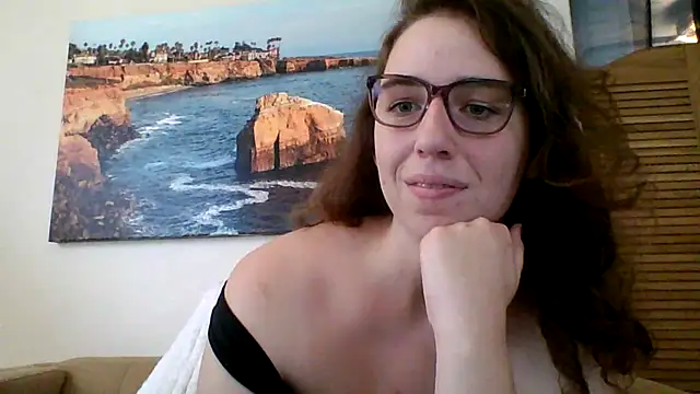 Snapshot of sweetsocalgirl chatting on March 31, 2026, 10:54 pm sweetsocalgirl online show from March 31, 2026, 10:54 pm