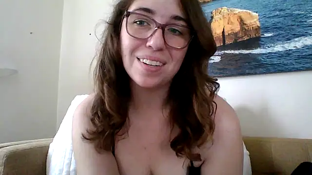Snapshot of sweetsocalgirl chatting on April 12, 2026, 7:19 pm sweetsocalgirl online show from April 12, 2026, 7:19 pm