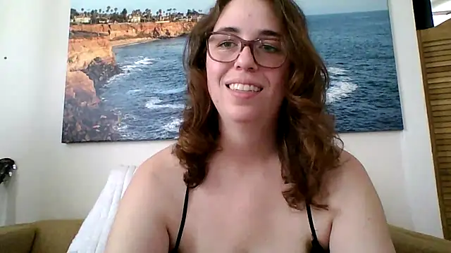Snapshot of sweetsocalgirl chatting on May 19, 2026, 12:05 am sweetsocalgirl online show from May 19, 2026, 12:05 am