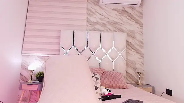 cataleya ebony  online show from January 7, 2026, 3:09 am