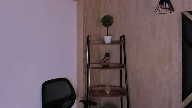 MeganHoffmaan online show from October 28, 2025, 7:38 pm