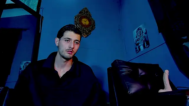 alejo  323   online show from April 21, 2026, 3:35 am