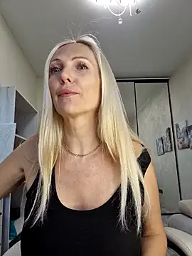 Monna online show from October 23, 2025, 1:43 pm