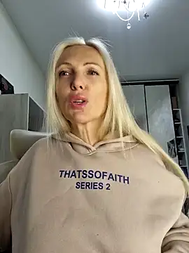 Monna online show from November 1, 2025, 6:21 pm