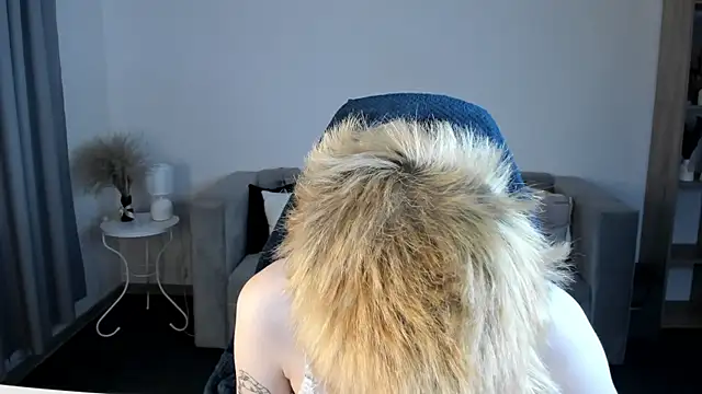 CarolineRichter online show from September 21, 2025, 2:24 am