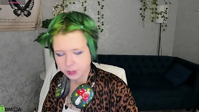 CarolineRichter online show from March 6, 2026, 2:08 am