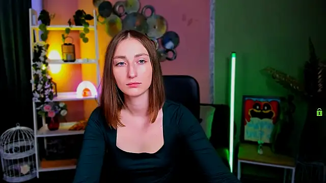 eva smiith  online show from October 1, 2025, 5:46 am