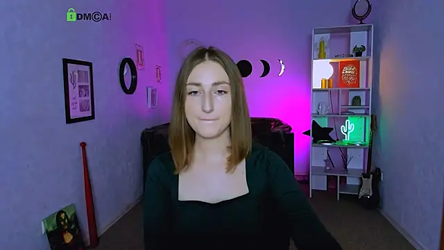 eva smiith  online show from October 7, 2025, 5:15 am