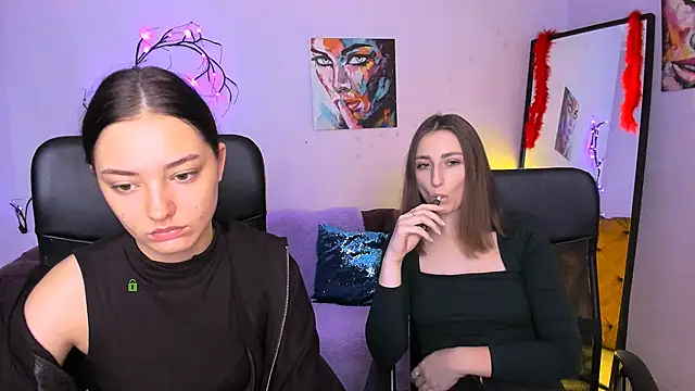 eva smiith  online show from November 20, 2025, 6:46 am