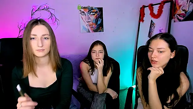 eva smiith  online show from December 4, 2025, 6:44 am