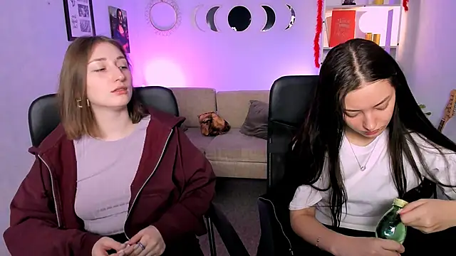 eva smiith  online show from April 7, 2026, 5:41 am