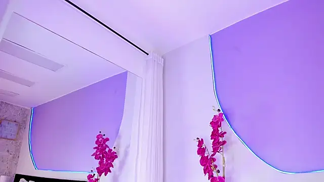  HAANNAH  online show from September 25, 2025, 8:01 pm