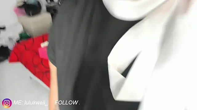 lulukawai16 online show from April 7, 2026, 7:03 pm