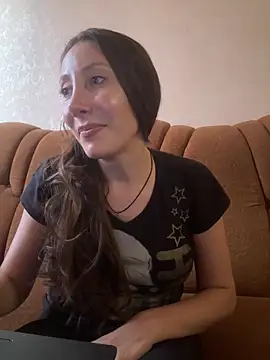 HellaryTourent online show from September 9, 2025, 2:27 pm