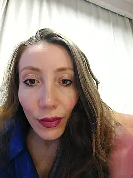 HellaryTourent online show from January 17, 2026, 5:49 pm